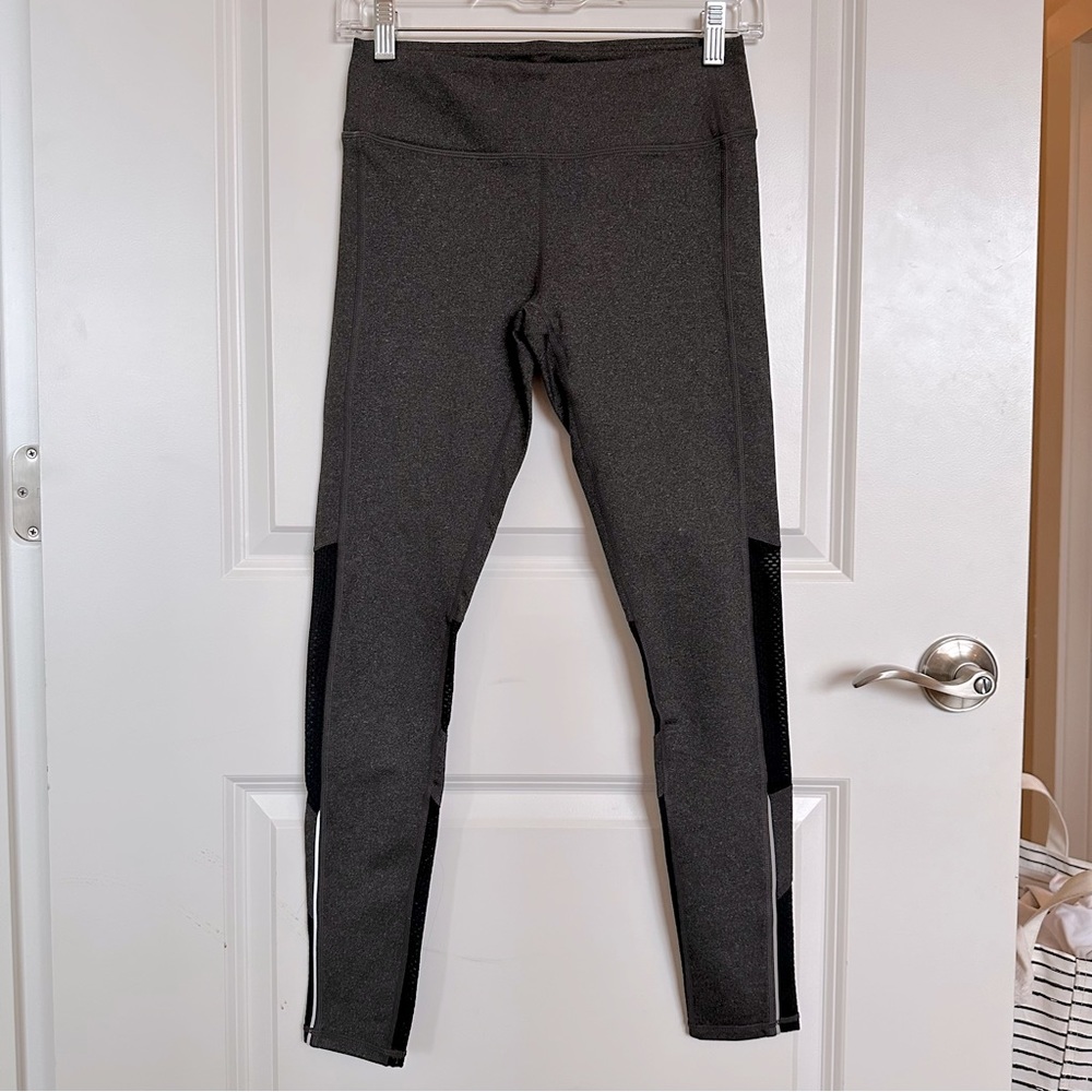 XS Fabletics Heathered Grey Reflective Detail Mesh Running Leggings